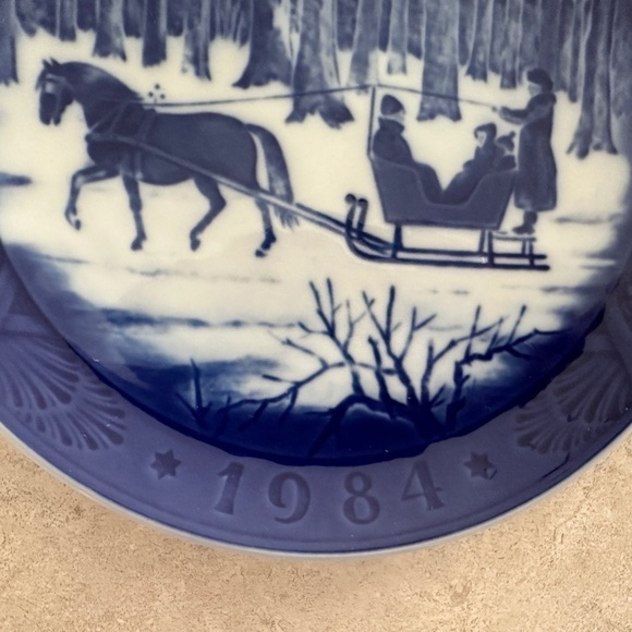 Royal Copenhagen Annual Blue Christmas 4 Plates Vintage Denmark 1981, 82, 83, 84 - Picture 15 of 16